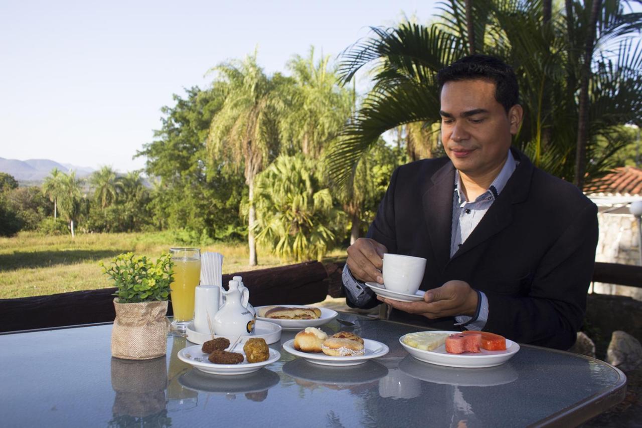 El Pantanal Hotel & Resort Puerto Quijarro  Eksteriør bilde