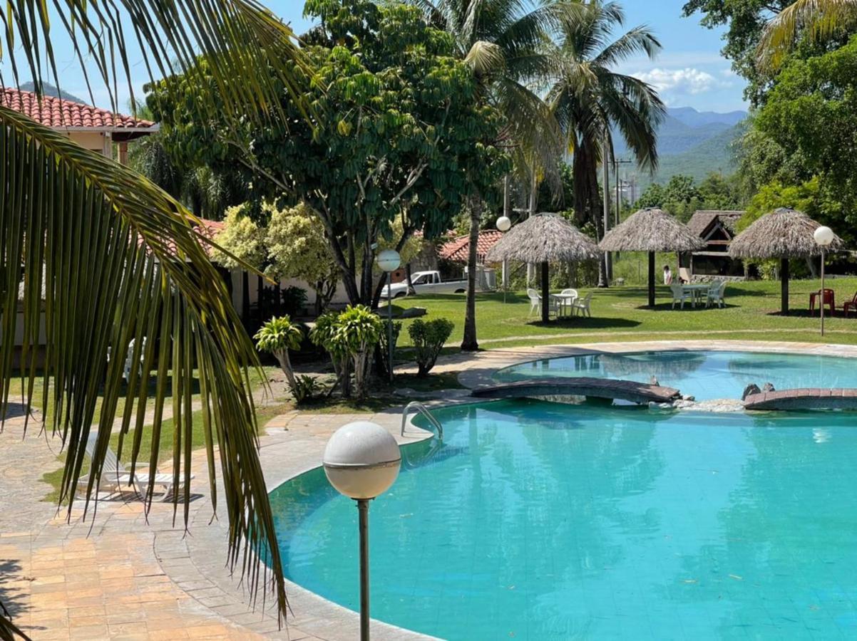 El Pantanal Hotel & Resort Puerto Quijarro  Eksteriør bilde